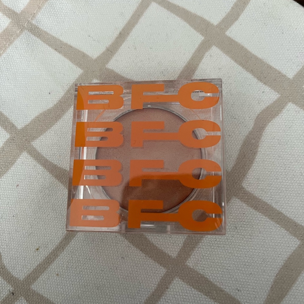 BFC Gold Highlighter for Radiant Glow